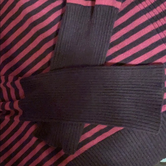 American Eagle Outfitters - Picture 4 of 5